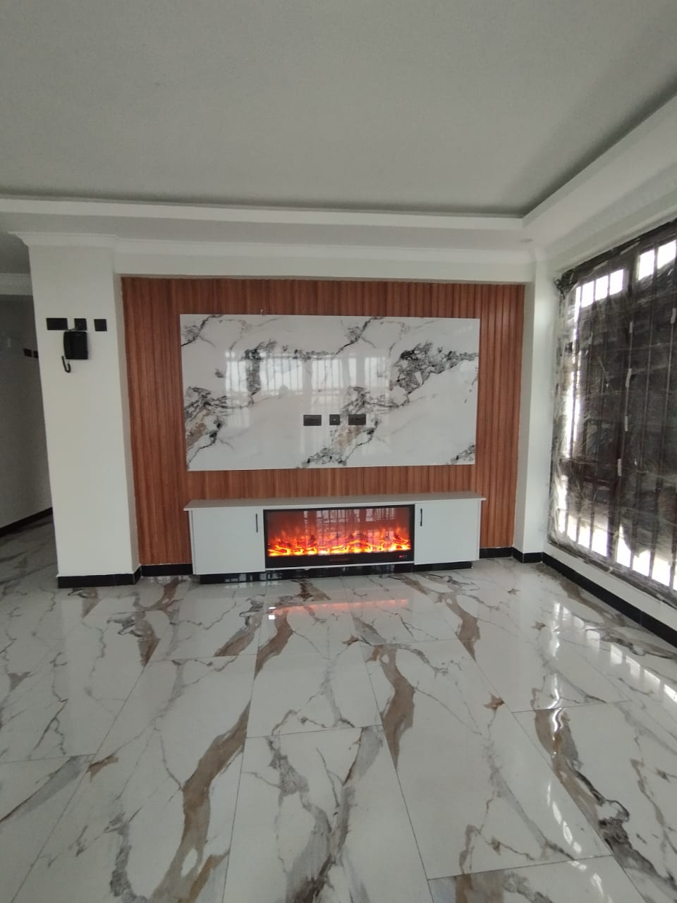 Luxury Marble Feature Wall & Fireplace